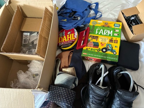 Job lot house - , items